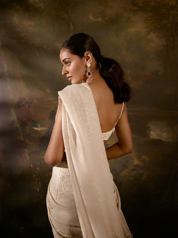 Aartika Off-White Embroidered Saree